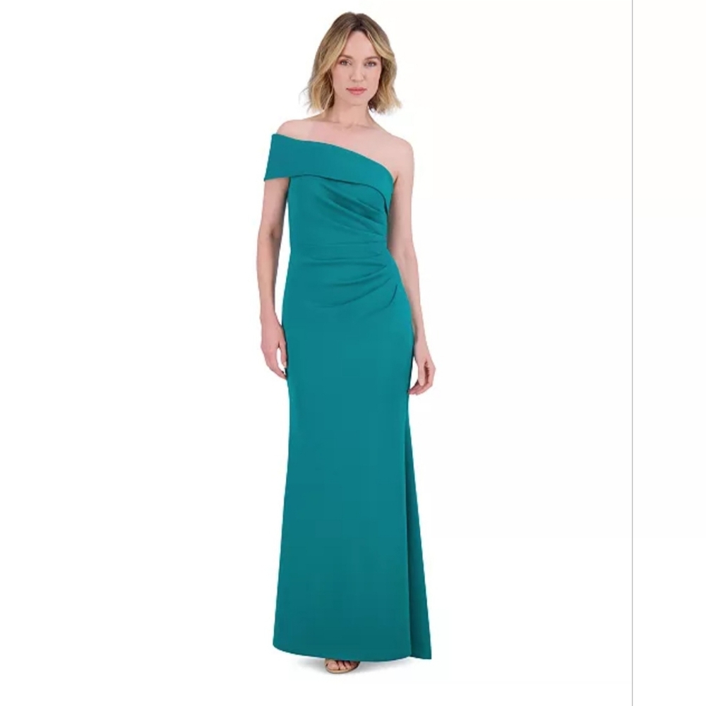 Women's Clothing (A22)